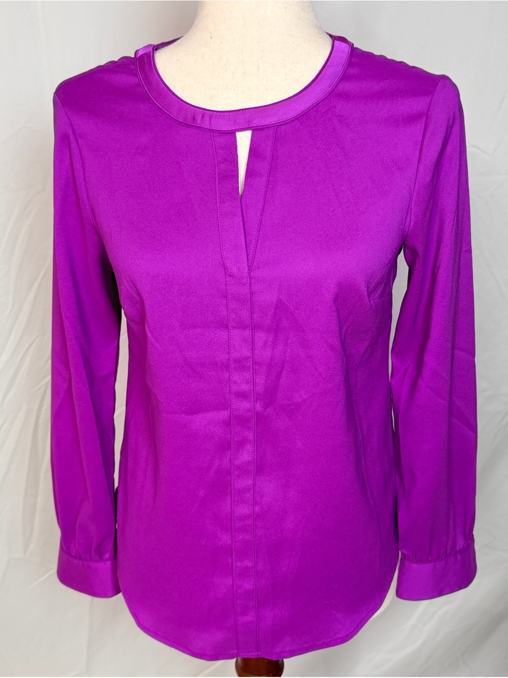 Ann‎ Taylor Keyhole Blouse in Bright Magenta, career, office,bossgirl
